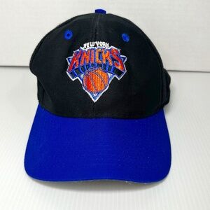 Vintage New York Knicks Basketball Logo 7 Ball Cap Snapback Hat Tan Bottom